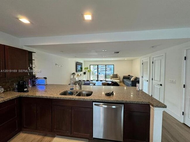 Photo - 3720 NE 167th St Unit 3720 NE 167th St # 39