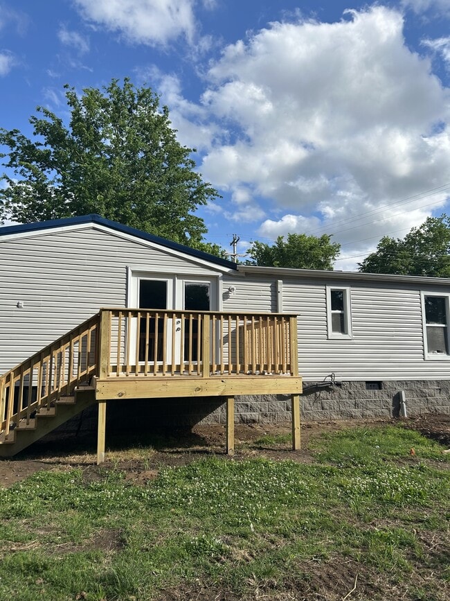 Photo - 601 Moores Dr