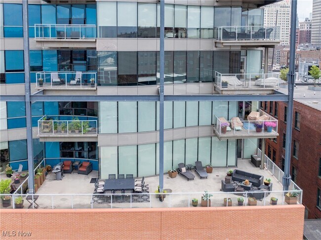 Photo - 701 W Lakeside Ave Unit 606