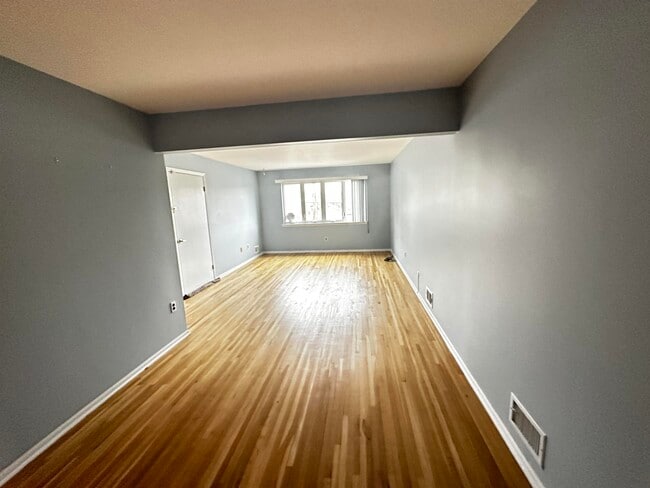 Photo - 609 Sussex St Unit 1