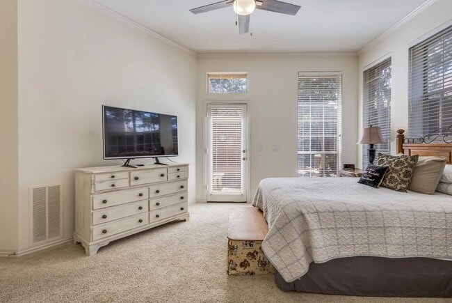 Photo - 5929 La Cumbre Dr