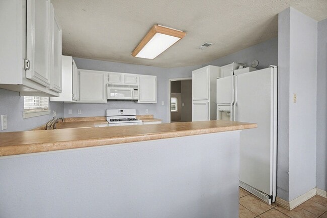 Photo - 454 Lost Rock Dr