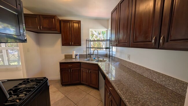 Photo - 6206 Cahuenga Blvd