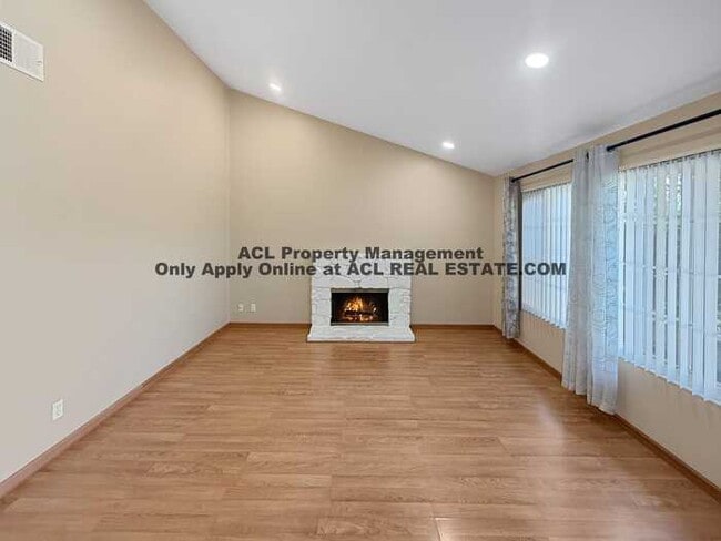 Photo - 3056 Stonehenge Rd