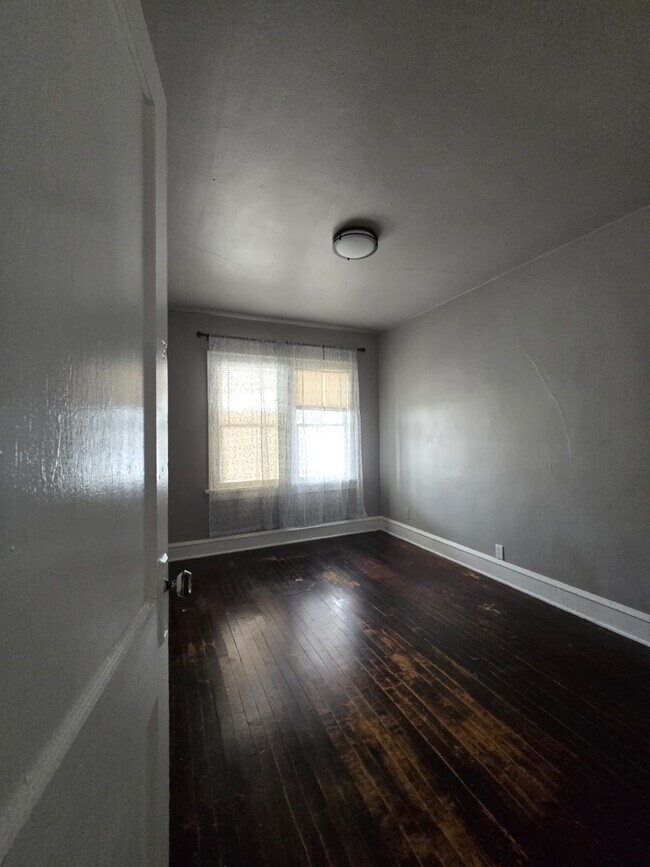 Photo - 2470 N 52nd St