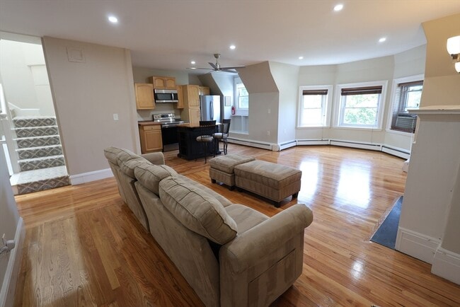 318 Tappan St Unit 3