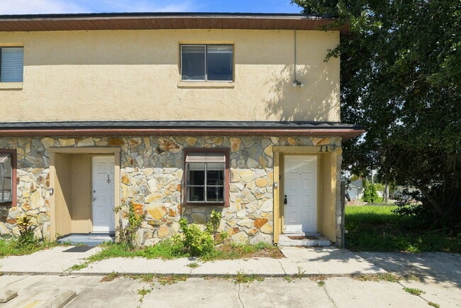 Photo - "Charming Kissimmee Retreat: Spacious 2-Bed Oasis with Modern Comforts!" Unit D