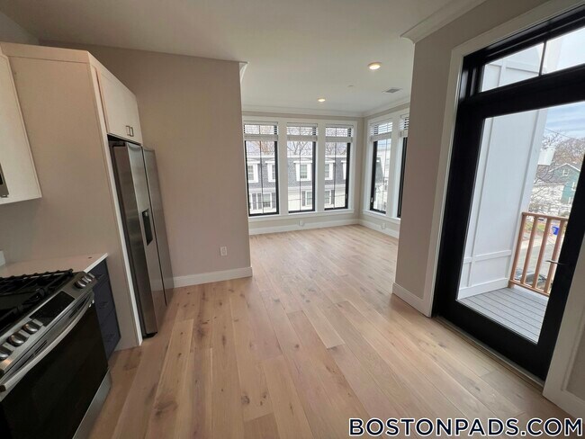 Photo - 157 Everett St Unit 302