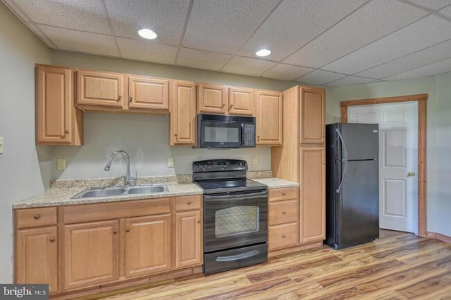 Building Photo - 541 W Penn Ave Unit 2