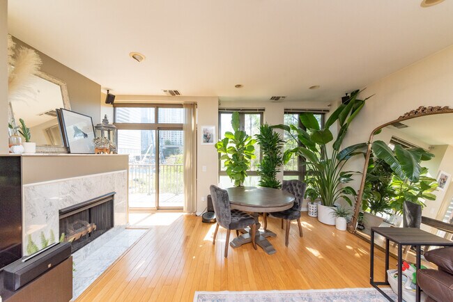 Photo - 400 N Clinton St Condo Unit 307