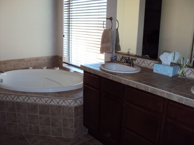 Photo - Beautiful Family home in Estrella