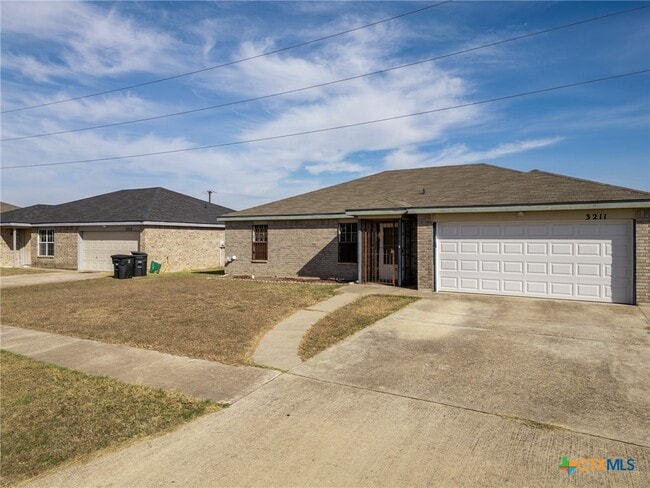 3211 Tom Lockett Dr