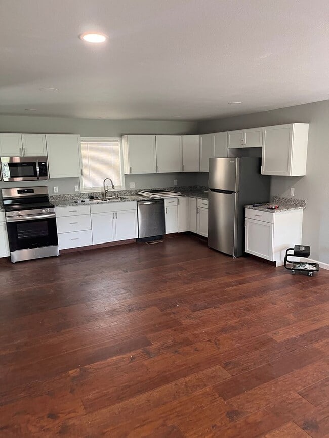 Photo - Very Nice 3 Bedroom home in great location!