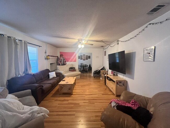 Photo - 206 N Lipona Rd