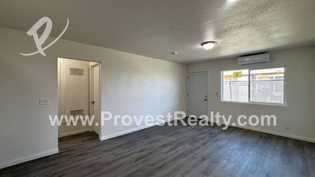 Photo - 11800 White Ave