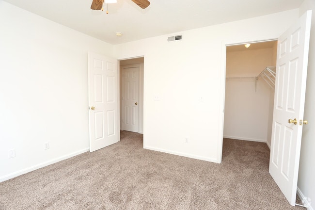 2BR - 1BA - 840 - Bedroom