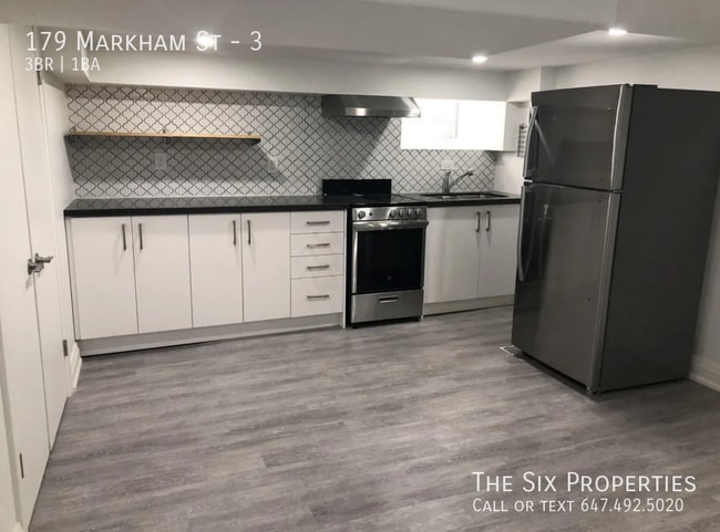 Building Photo - Three Bedroom Lower Level Apartment Near Dundas St W & Bathurst St Unit 3