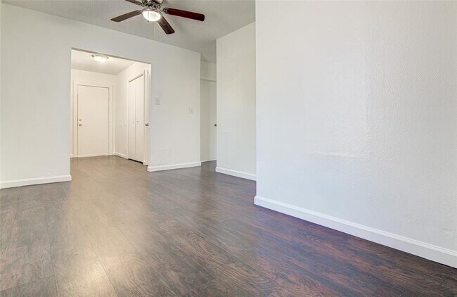 Photo - 912 Catalpa St