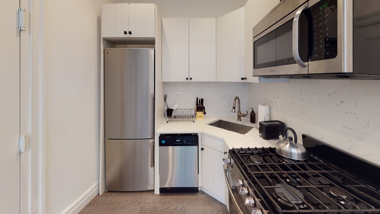 Photo - Private bedroom in 2 bed/1 bath Home