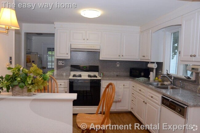 Building Photo - 232 Main St Unit 1 Rental