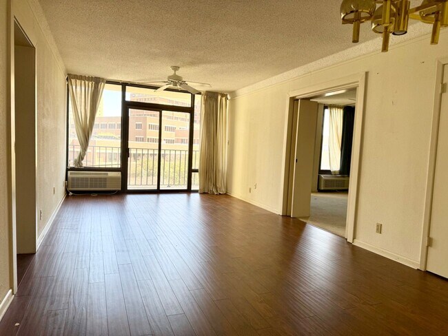 Photo - 7701 Wurzbach Rd