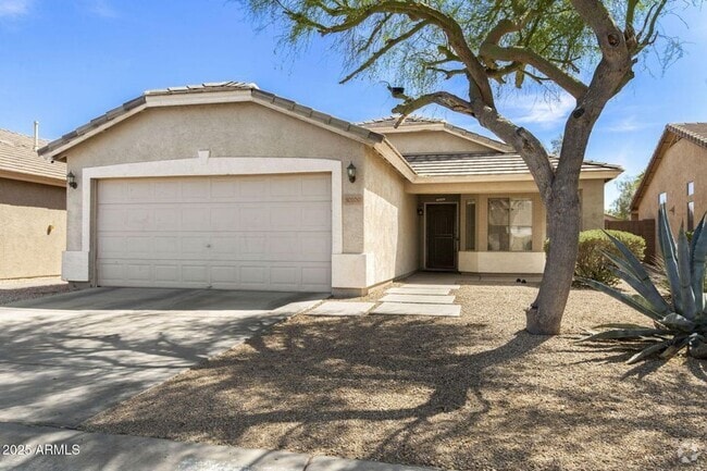 Building Photo - INCREDIBLE UPDATED 3 BEDROOM 2 BATH HOUSE ...