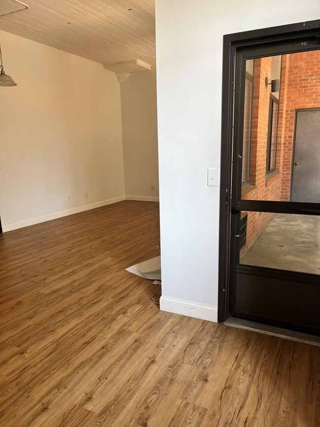 Photo - Leasing Agent Unit 212