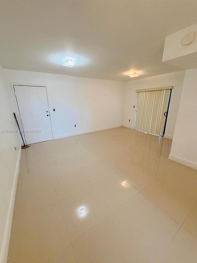 Photo - 2046 W Flagler St Unit 413