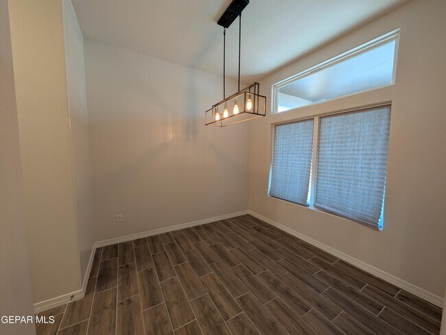 Photo - 517 La Entrada Cir