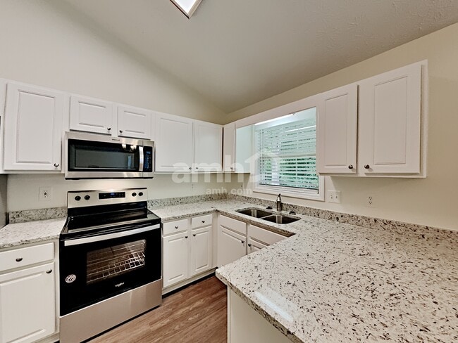 Photo - 162 Brook Lea Cove