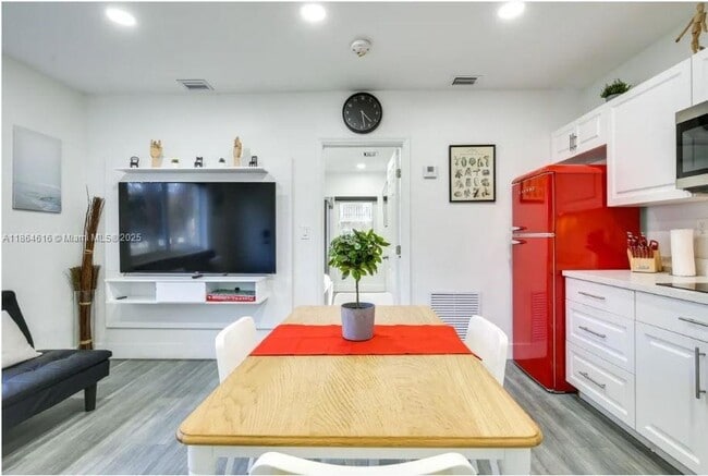 Photo - 17001 NE 20th Ave Unit 1