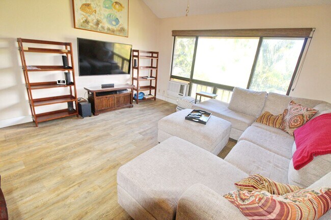 Photo - Haleakala Gardens - Upper Level Furnished ...