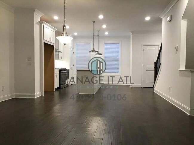 Photo - Elegant 3 Bedroom Townhome in a gated comm...
