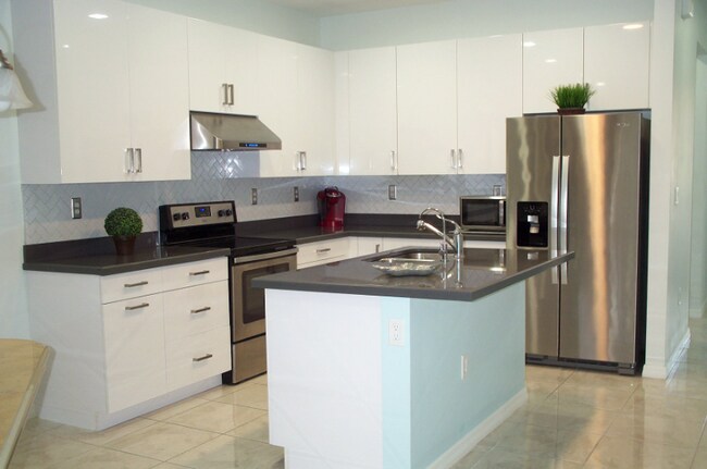 Photo - 8875 Madrid Cir