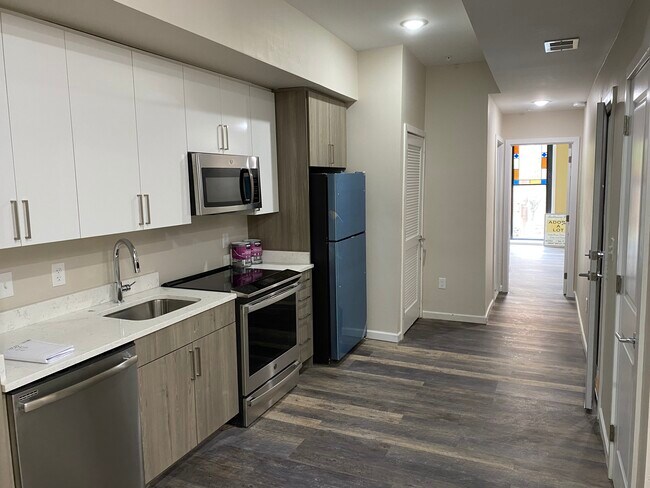 Photo - 1805 Saint Paul St Unidad 2