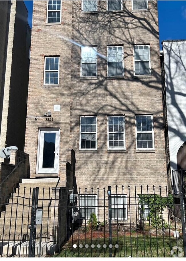 Building Photo - 3324 W Le Moyne St Unit 2 Rental