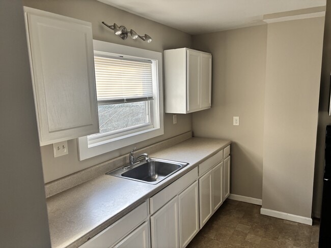 Photo - 174 S Burlington St