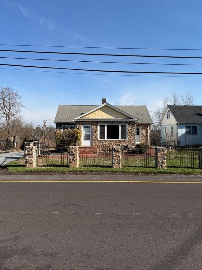 Building Photo - 35 Benjamin Franklin Hwy