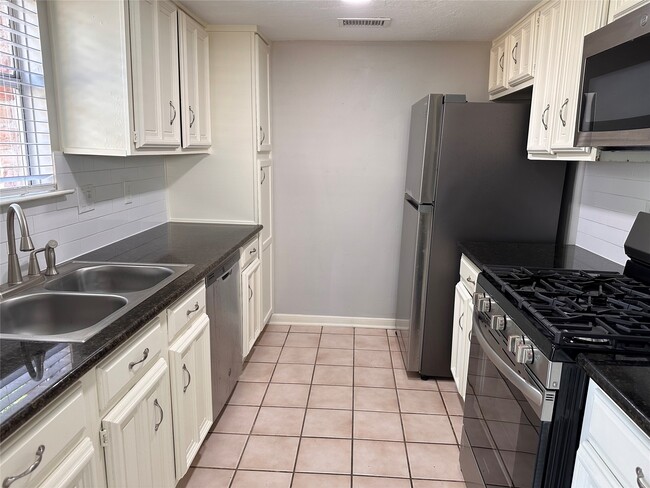 Photo - 3323 Brookdale Dr