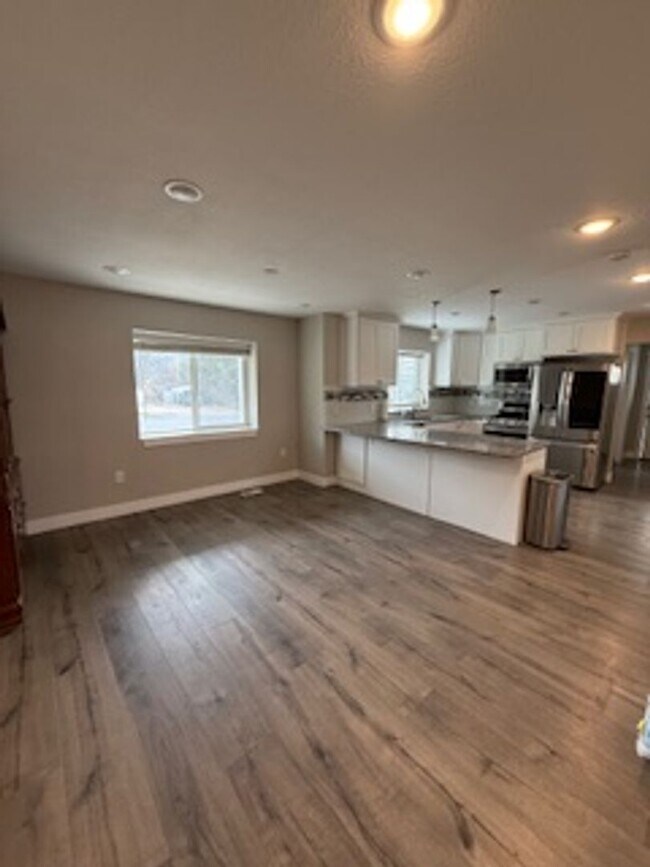 Photo - Gorgeous 6-bedroom, 4-bathroom in Charming Salem