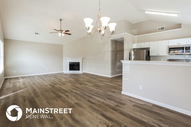 Photo - 5222 Alexander St