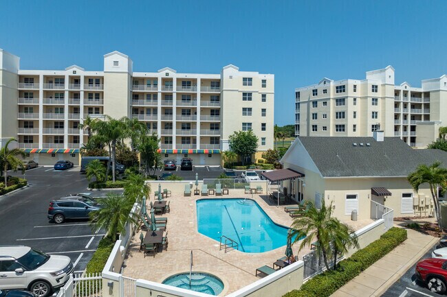 Photo - Country Club Condominiums