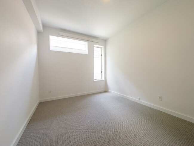 Building Photo - 103 Cedar St Unit 2 Rental