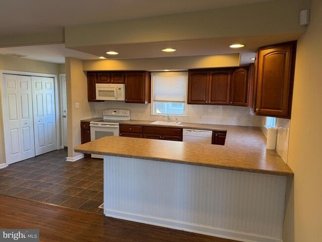 Photo - 15 W Floral Ave