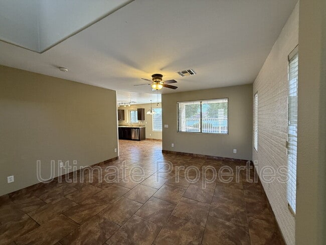 11171 W Edgemont Ave