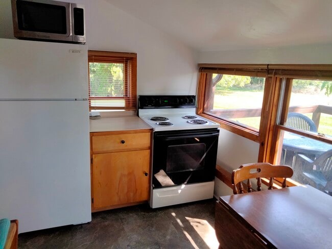 Photo - 1258 E Caracas Ave Unit Cottage
