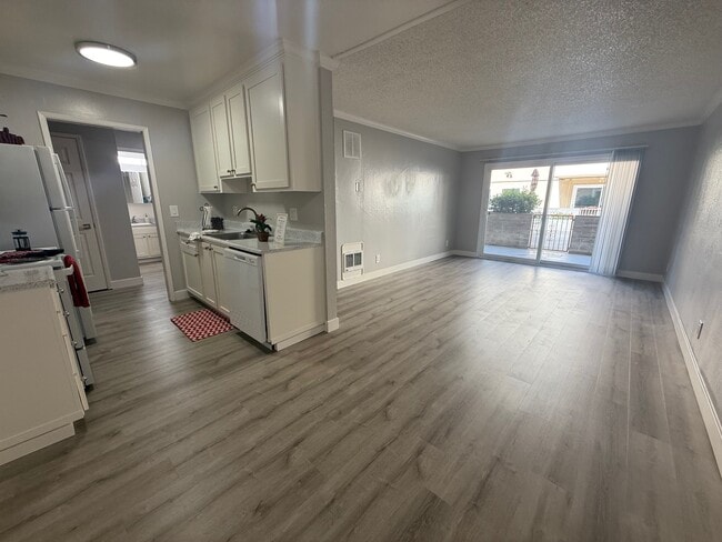 Photo - Bel Mark Apartments