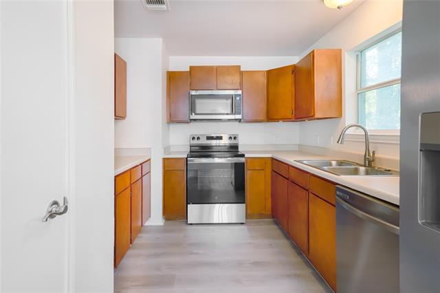 Photo - 714 E 12th St