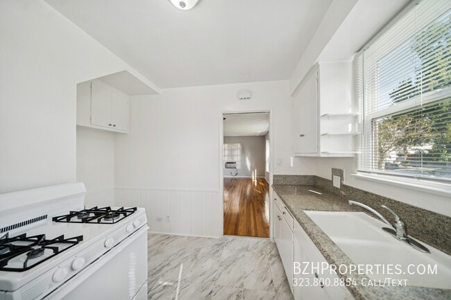 Photo - 5329 Vantage Ave Unidad 1