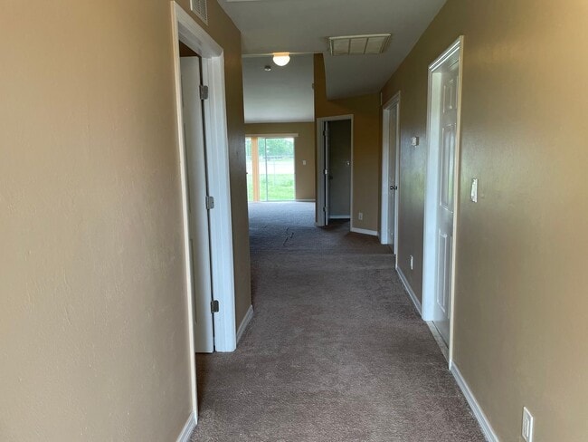 Photo - Nice 2 Bed plus a Den!, 2 Bath with a 1 Car Garage.